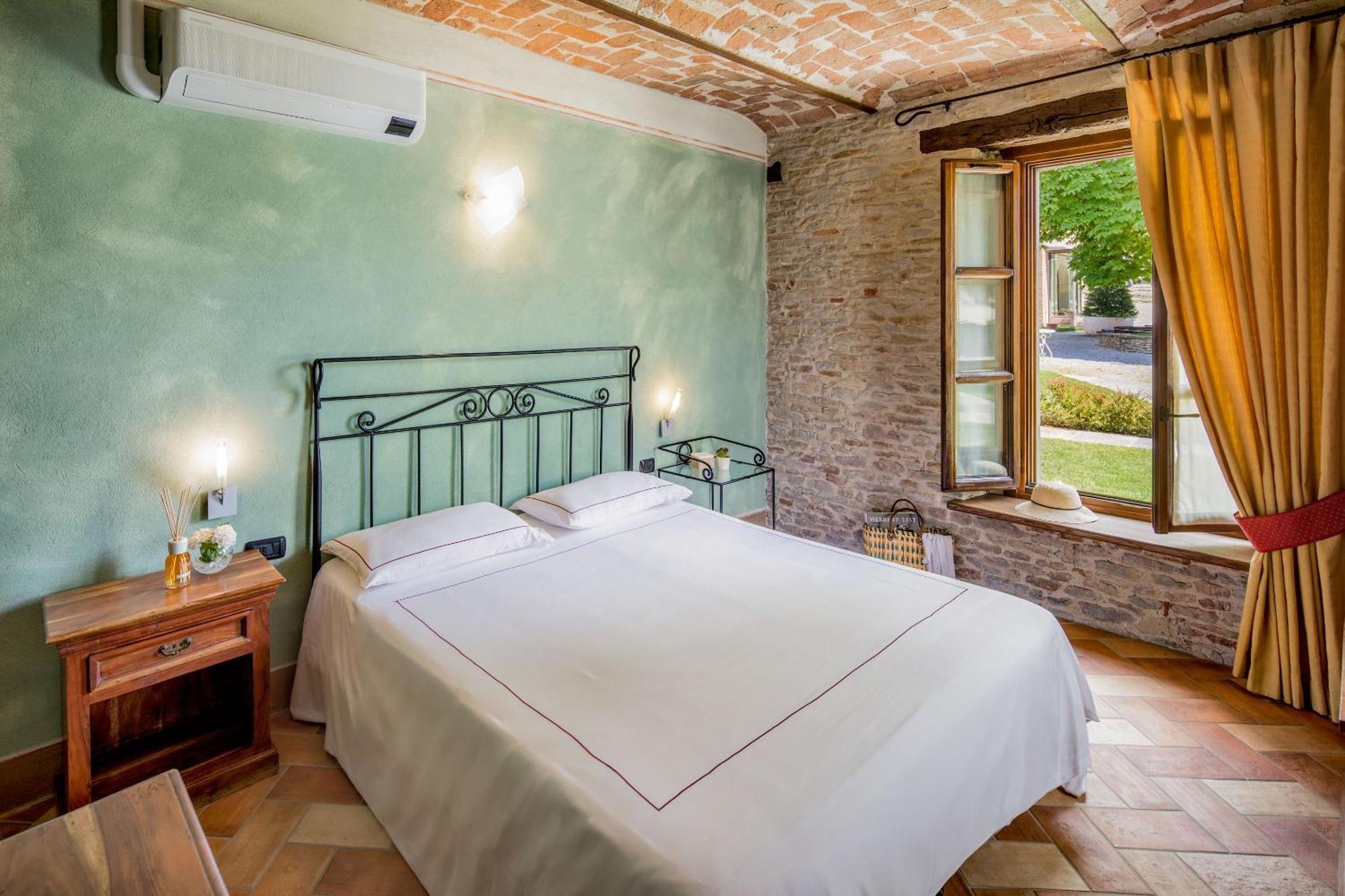 Relais Montemarino Hotell Borgomale Eksteriør bilde